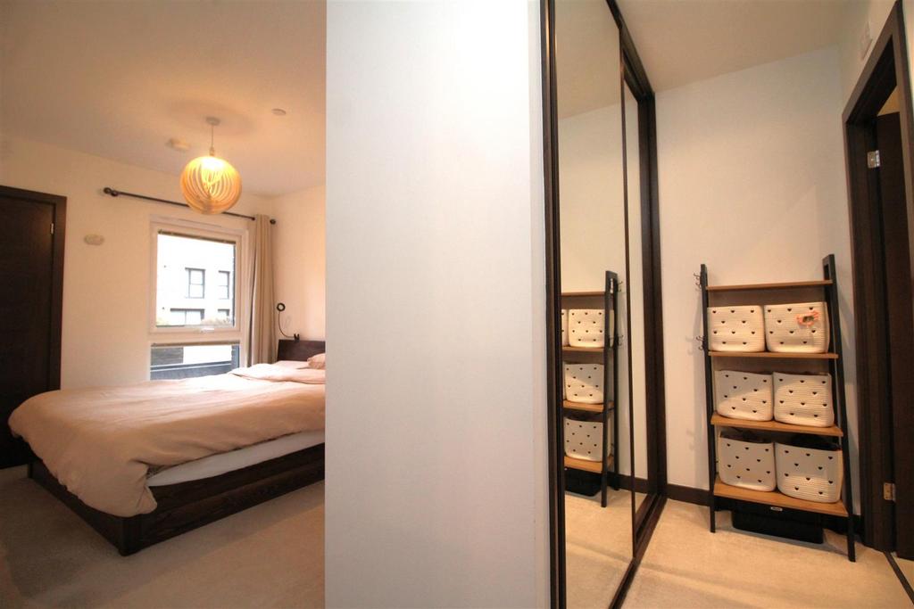 Bedroom 1 .JPG