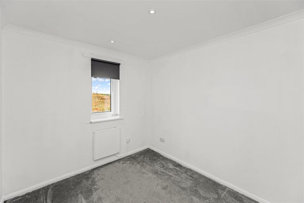 6 manderville court-1.jpg