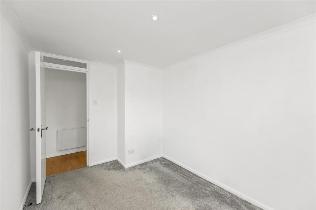6 manderville court-2.jpg