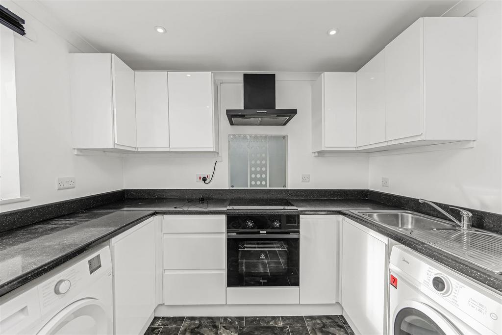 6 manderville court-8.jpg