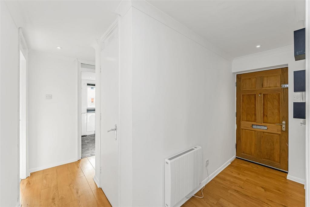 6 manderville court-3.jpg