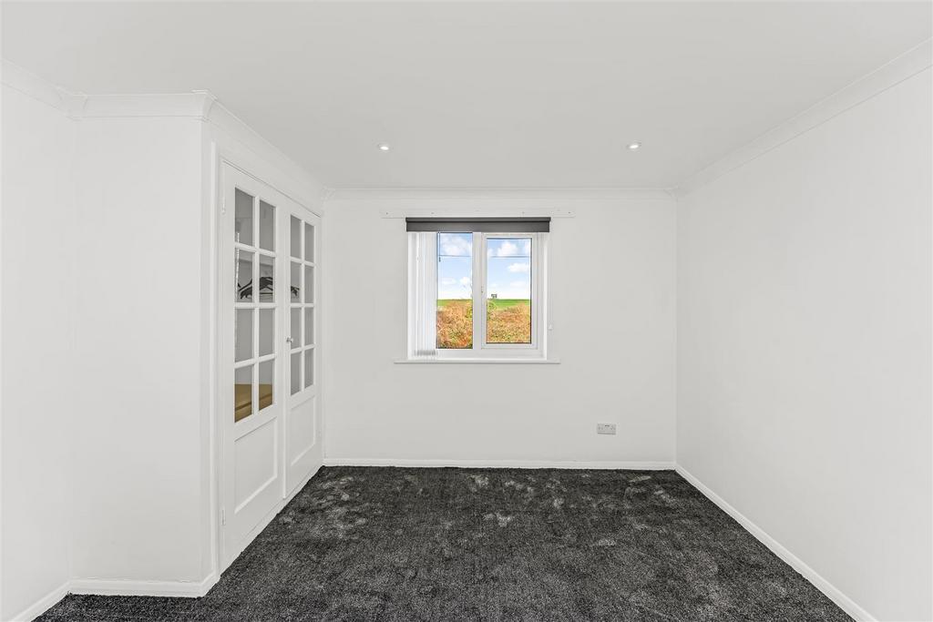 6 manderville court-4.jpg