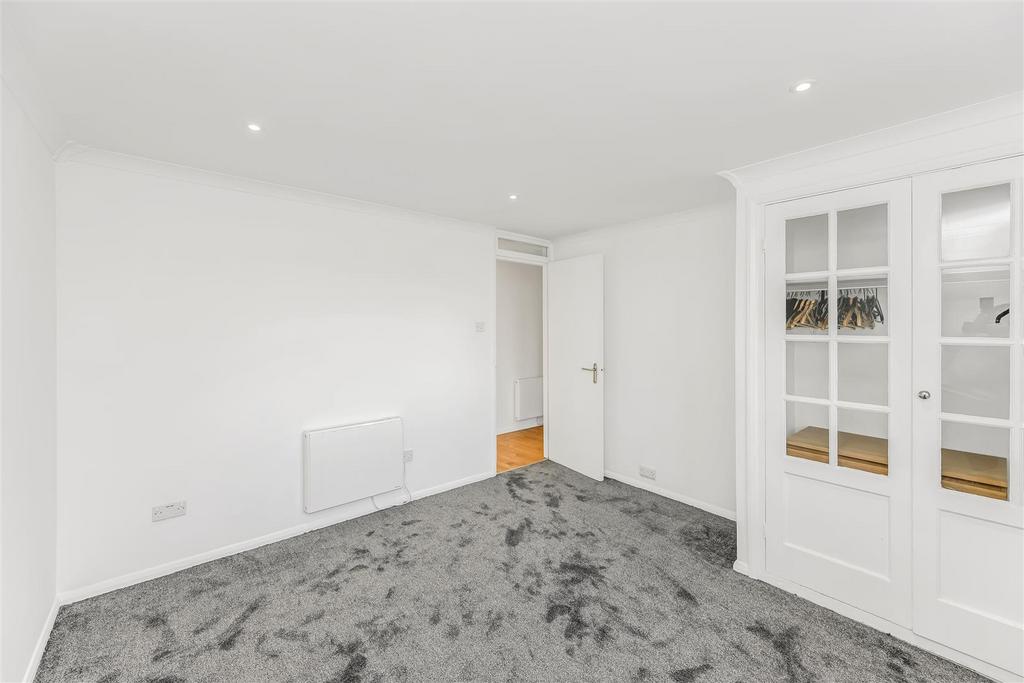 6 manderville court-5.jpg