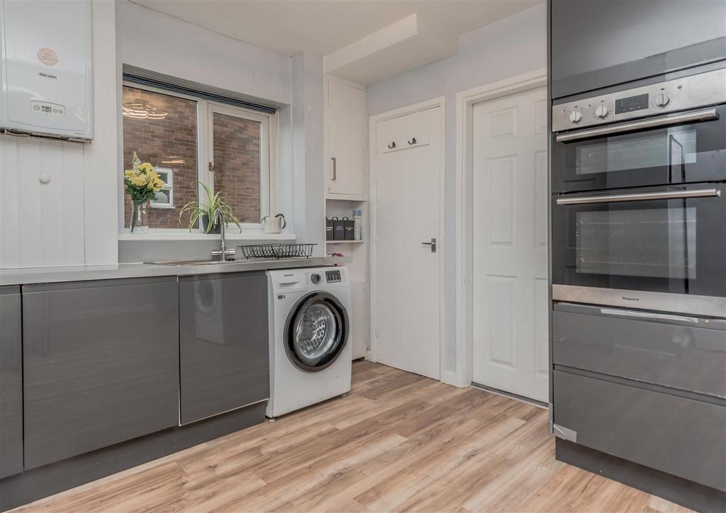 Fitted Breakfast Kitchen / Diner: