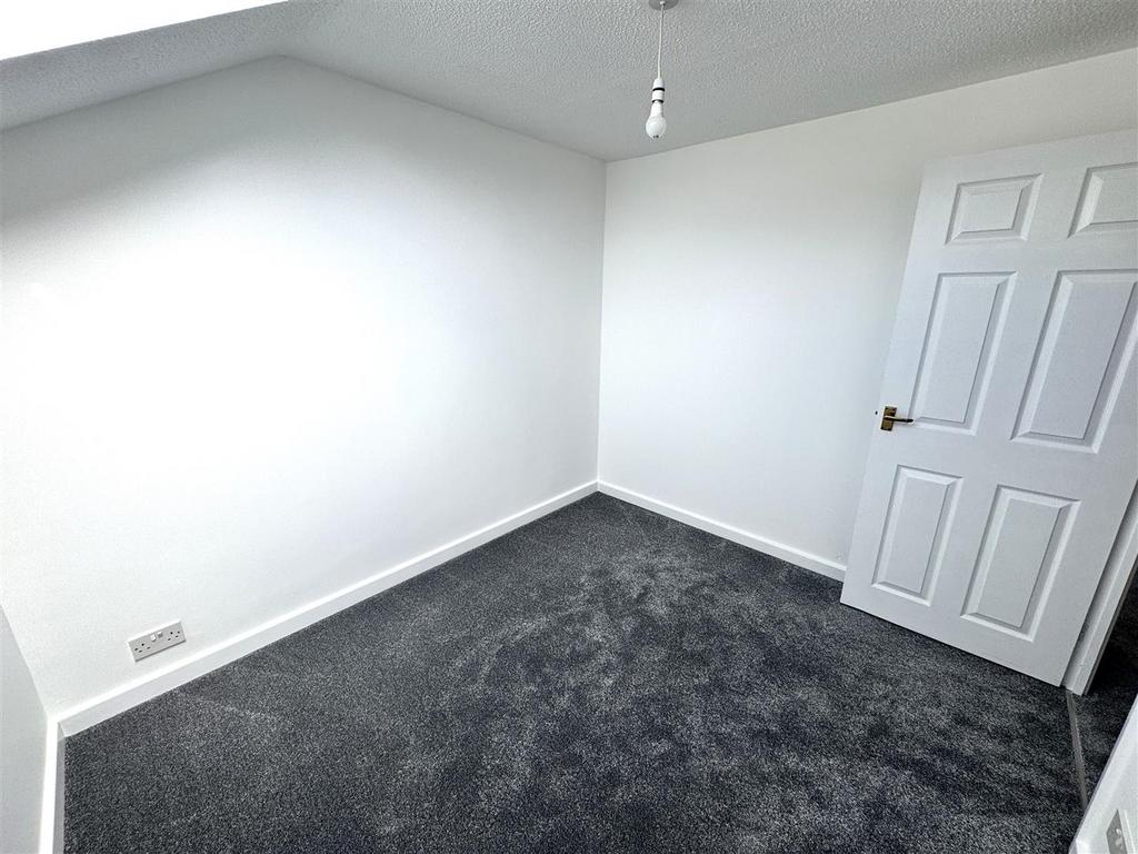 Bedroom two (1).JPG