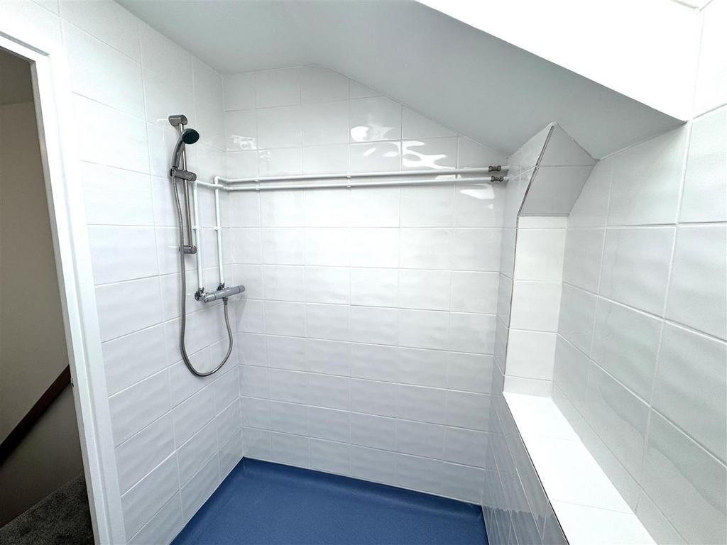 Wet room (1).JPG