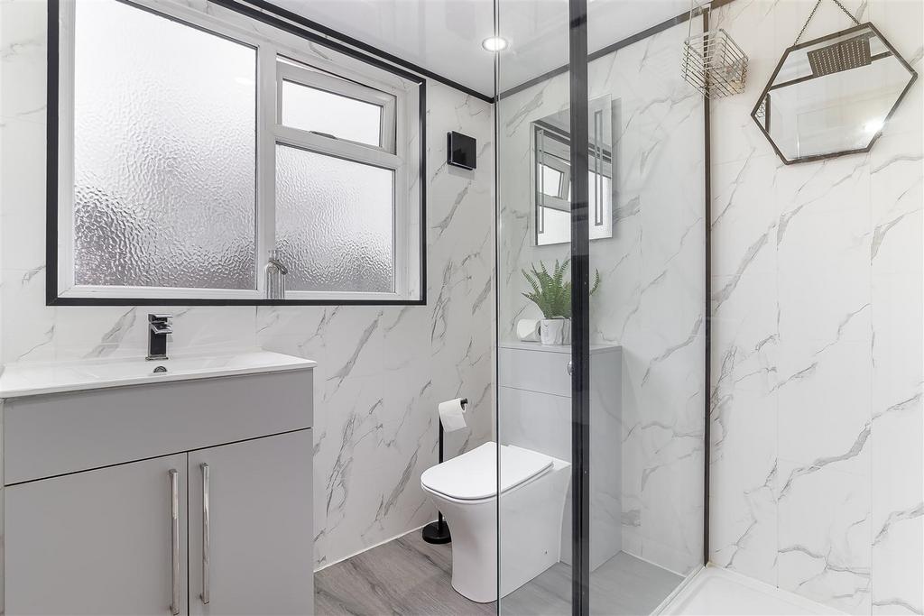 Shower Room.jpg