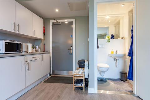 1 bedroom in a flat share to rent, Heavitree Road, Exeter EX1
