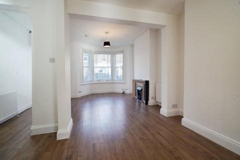 3 bedroom terraced house for sale, Eversleigh Road, London SW11