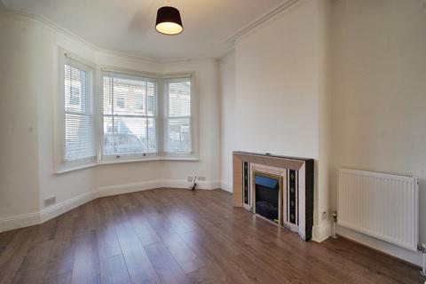 3 bedroom terraced house for sale, Eversleigh Road, London SW11