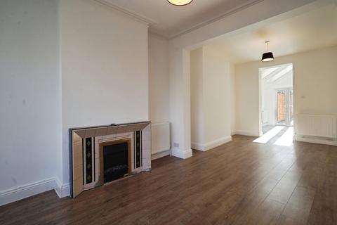 3 bedroom terraced house for sale, Eversleigh Road, London SW11