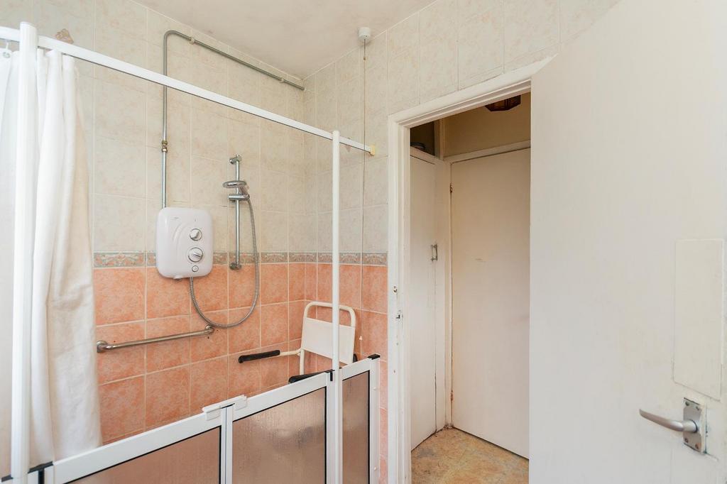 9 F3 RSG - Bathroom A.jpg