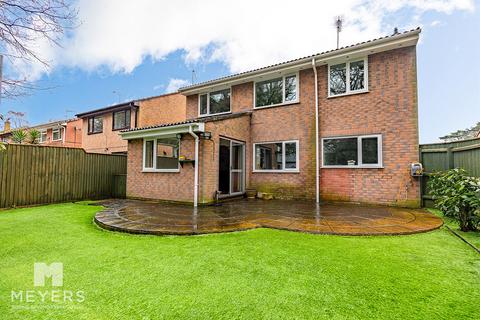 5 bedroom detached house for sale, Poole BH17
