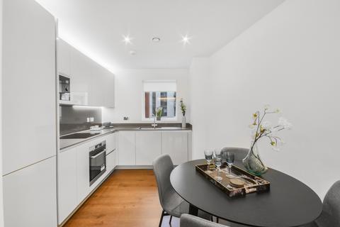 2 bedroom apartment to rent, Malthouse Road London SW11