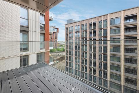 2 bedroom apartment to rent, Malthouse Road London SW11