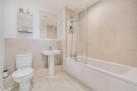 1 bedroom flat for sale, Carver House, 8 Spitfire Chase, Walton-on-Thames, KT12