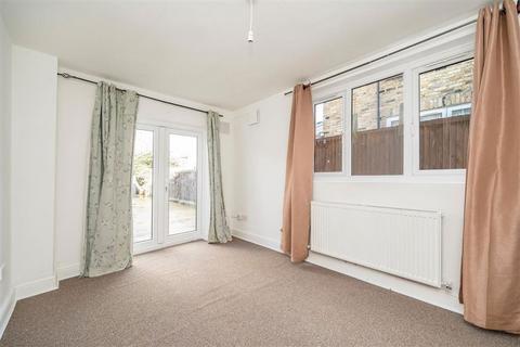 2 bedroom flat to rent, Egmont Street, London SE14