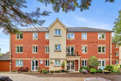 2 bedroom apartment to rent, Broomfield Road, CM1