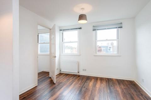 4 bedroom flat to rent, Willow Vale, London W12