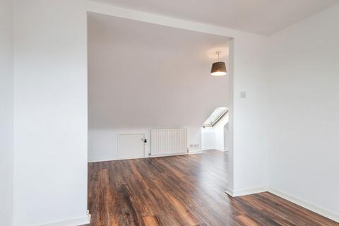 4 bedroom flat to rent, Willow Vale, London W12