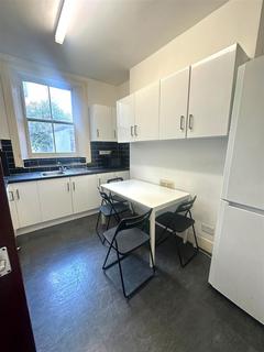 1 bedroom in a house share to rent, Ford Square, London