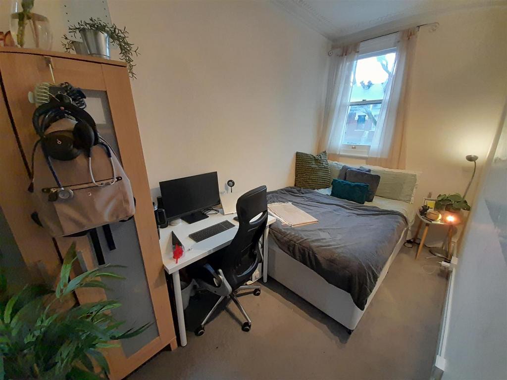 3. Bedroom 1.jpg