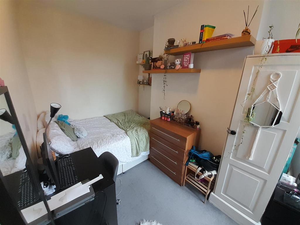 4. Bedroom 2.jpg