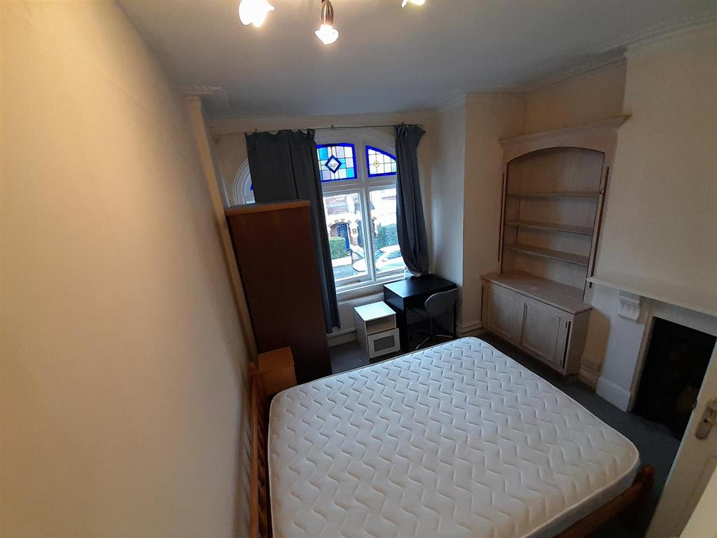 5. bedroom 3.jpg