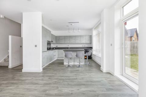 3 bedroom detached house for sale, Longcross, Surrey