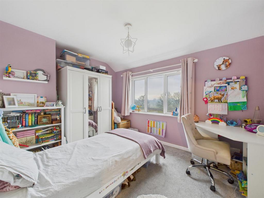 Bed2.jpg