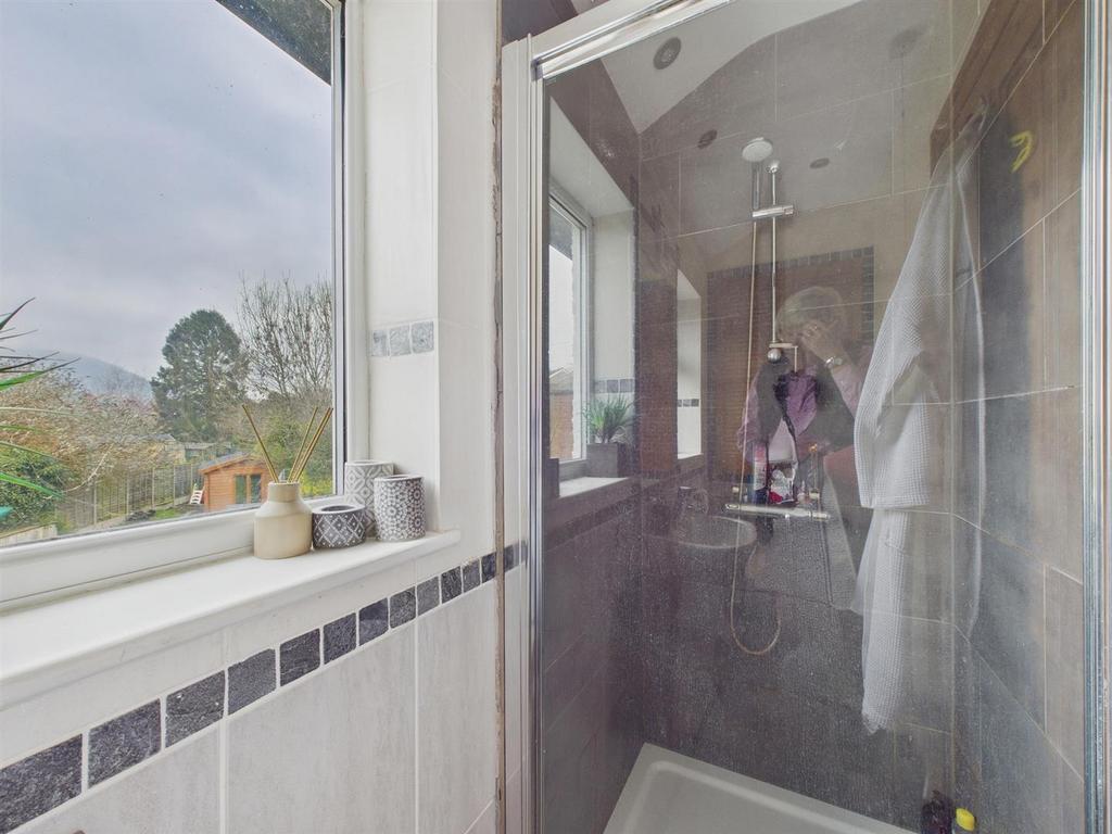 Shower2.jpg
