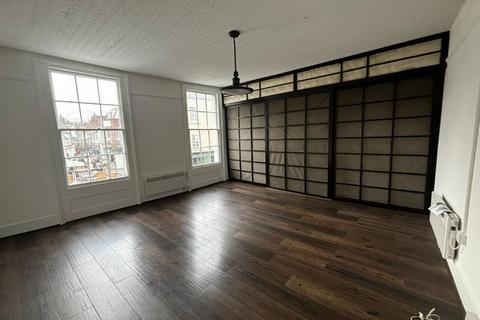 4 bedroom flat to rent, Eden Street, Kingston