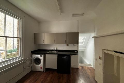 4 bedroom flat to rent, Eden Street, Kingston