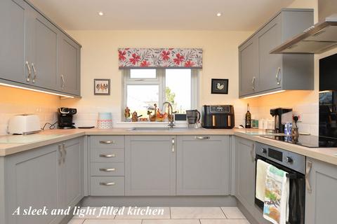 3 bedroom detached bungalow for sale, Common Road, King's Lynn PE33