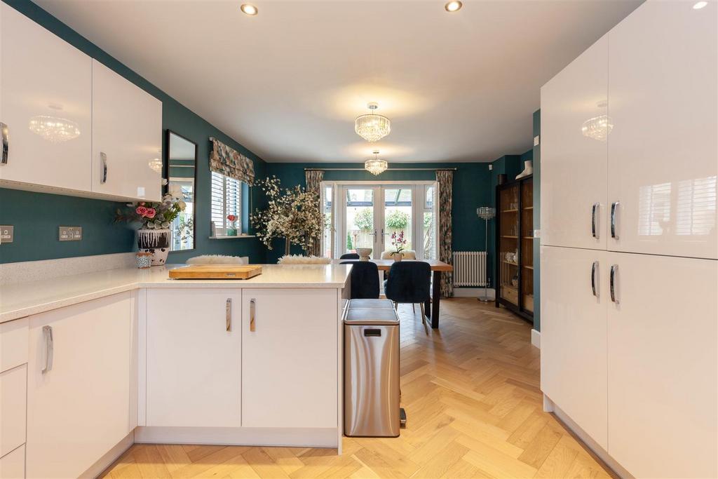 Kitchen 6.jpg