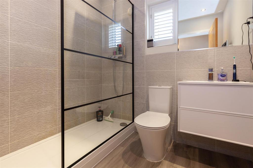 Shower Room.jpg