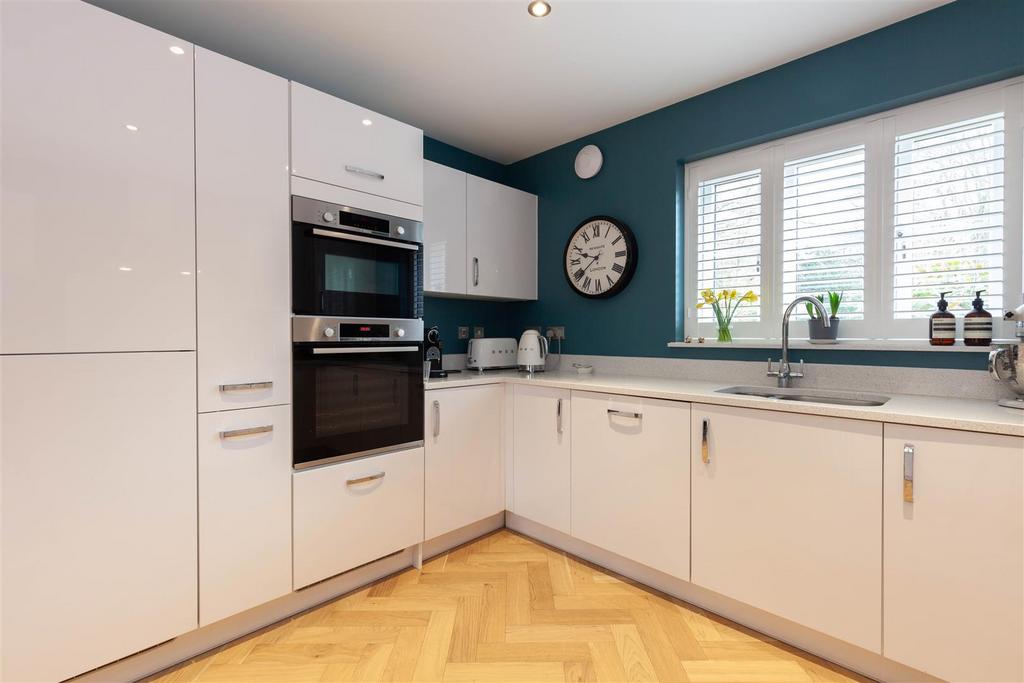Kitchen 3.jpg