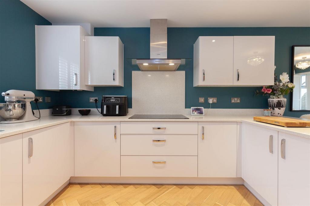 Kitchen 4.jpg