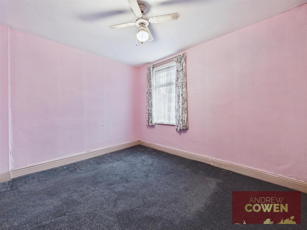 CAM05382 G0-PR0100-STILL008.jpg