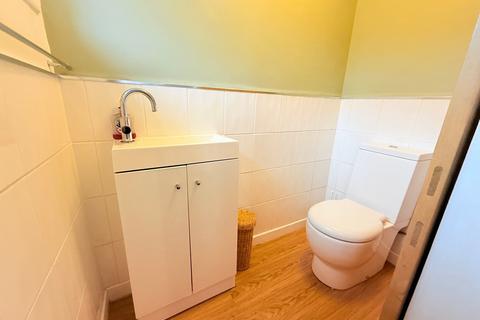 2 bedroom semi-detached house for sale, Queens Court, Shipley BD18