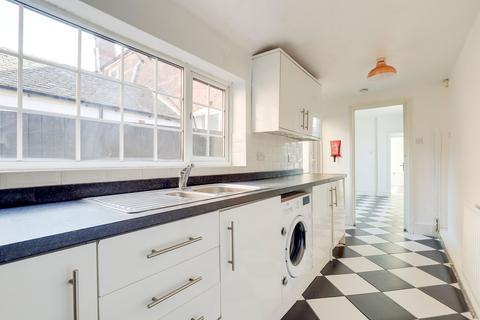 4 bedroom end of terrace house for sale, Mundella Road, Nottingham NG2