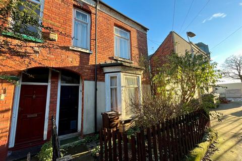 2 bedroom semi-detached house for sale, Myrtle Villas, Spring Bank, Hull