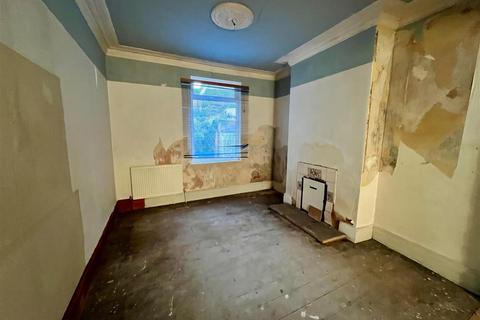 2 bedroom semi-detached house for sale, Myrtle Villas, Spring Bank, Hull