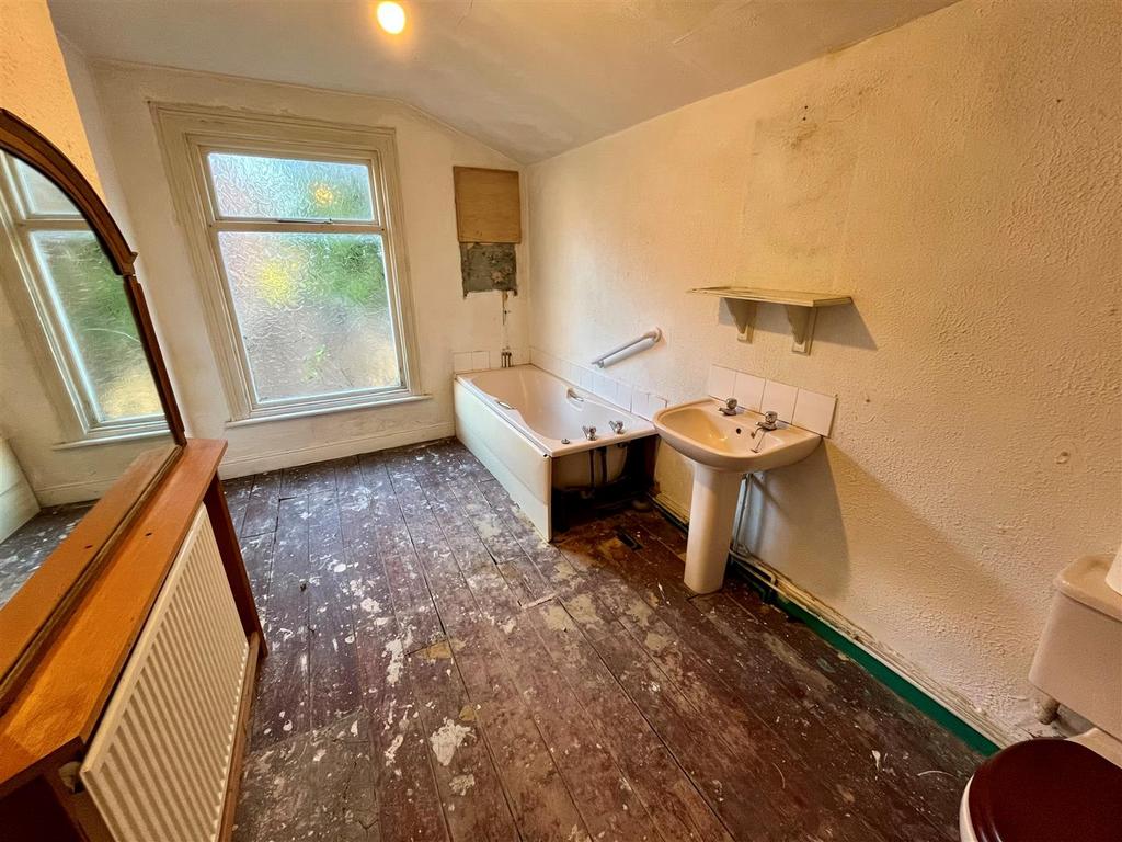 Bathroom.jpg