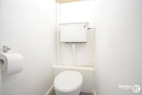 2 bedroom flat to rent, Highview Gardens, Jackson House, N11