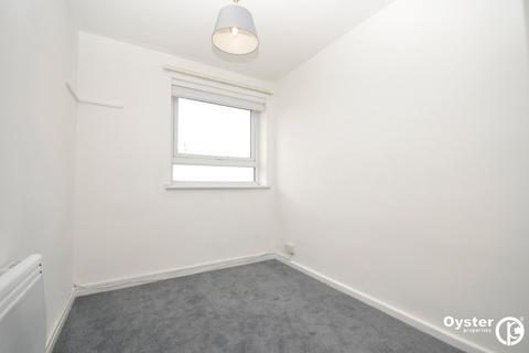 2 bedroom flat to rent, Highview Gardens, Jackson House, N11