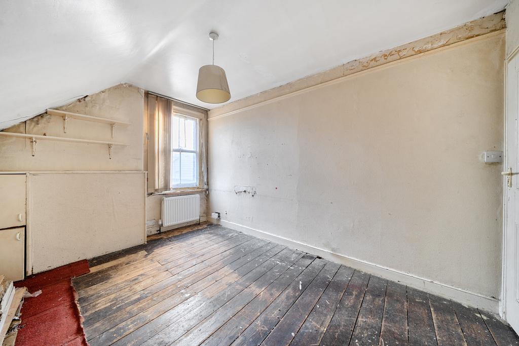 1404462-4-697a350...