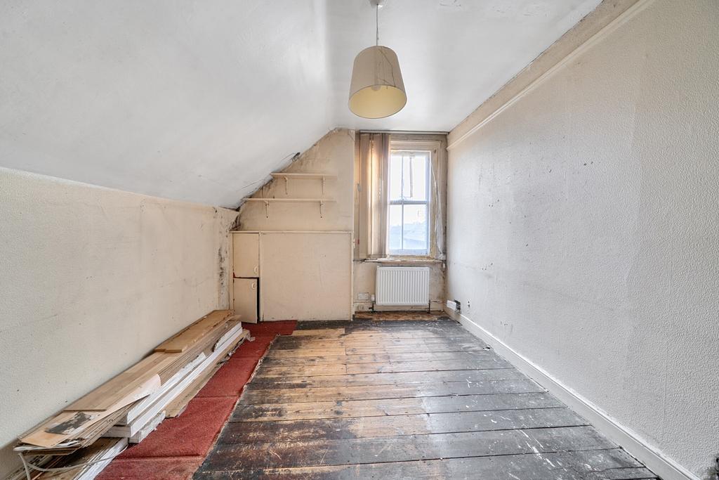 1404462-5-697a354...