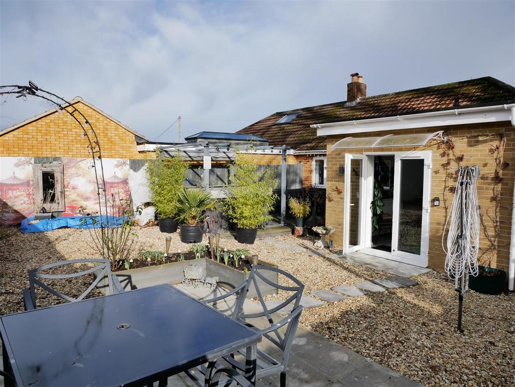 Rear enclosed garden