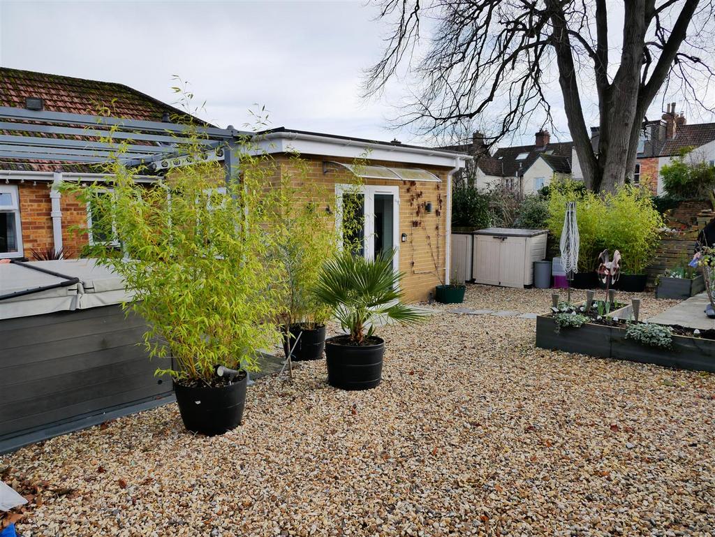 Rear enclosed garden